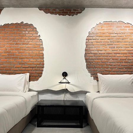 S1 City Hotel Бурирам Экстерьер фото