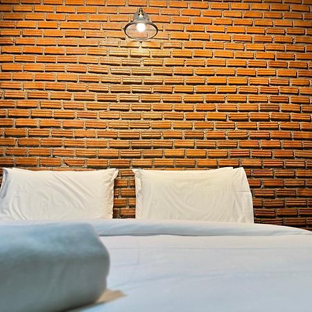 S1 City Hotel Бурирам Экстерьер фото