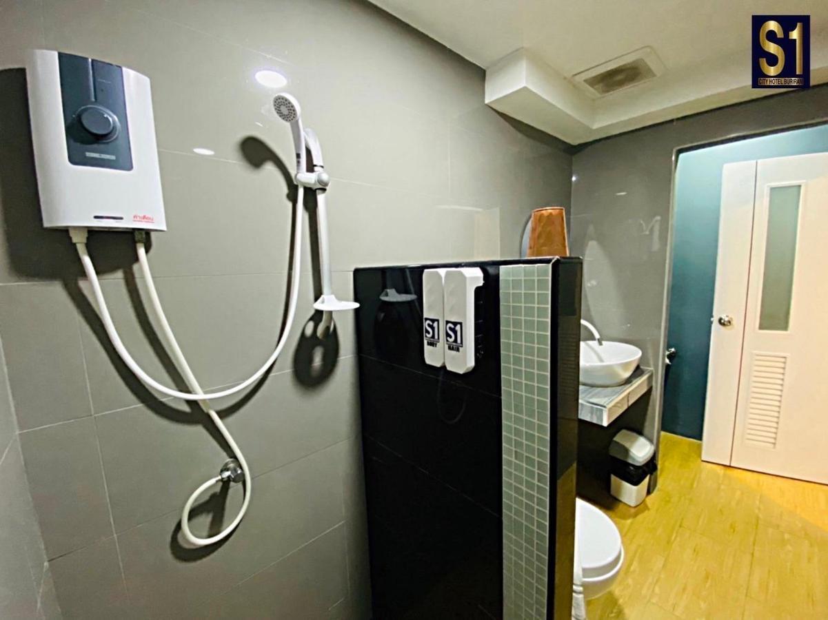 S1 City Hotel Бурирам Экстерьер фото