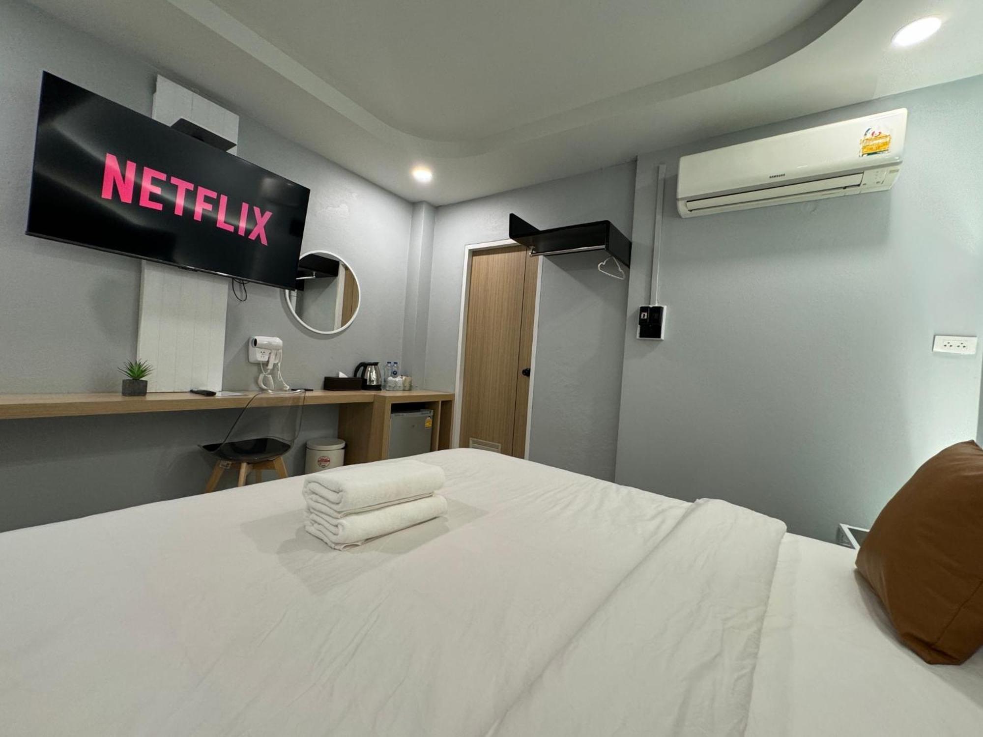 S1 City Hotel Бурирам Экстерьер фото