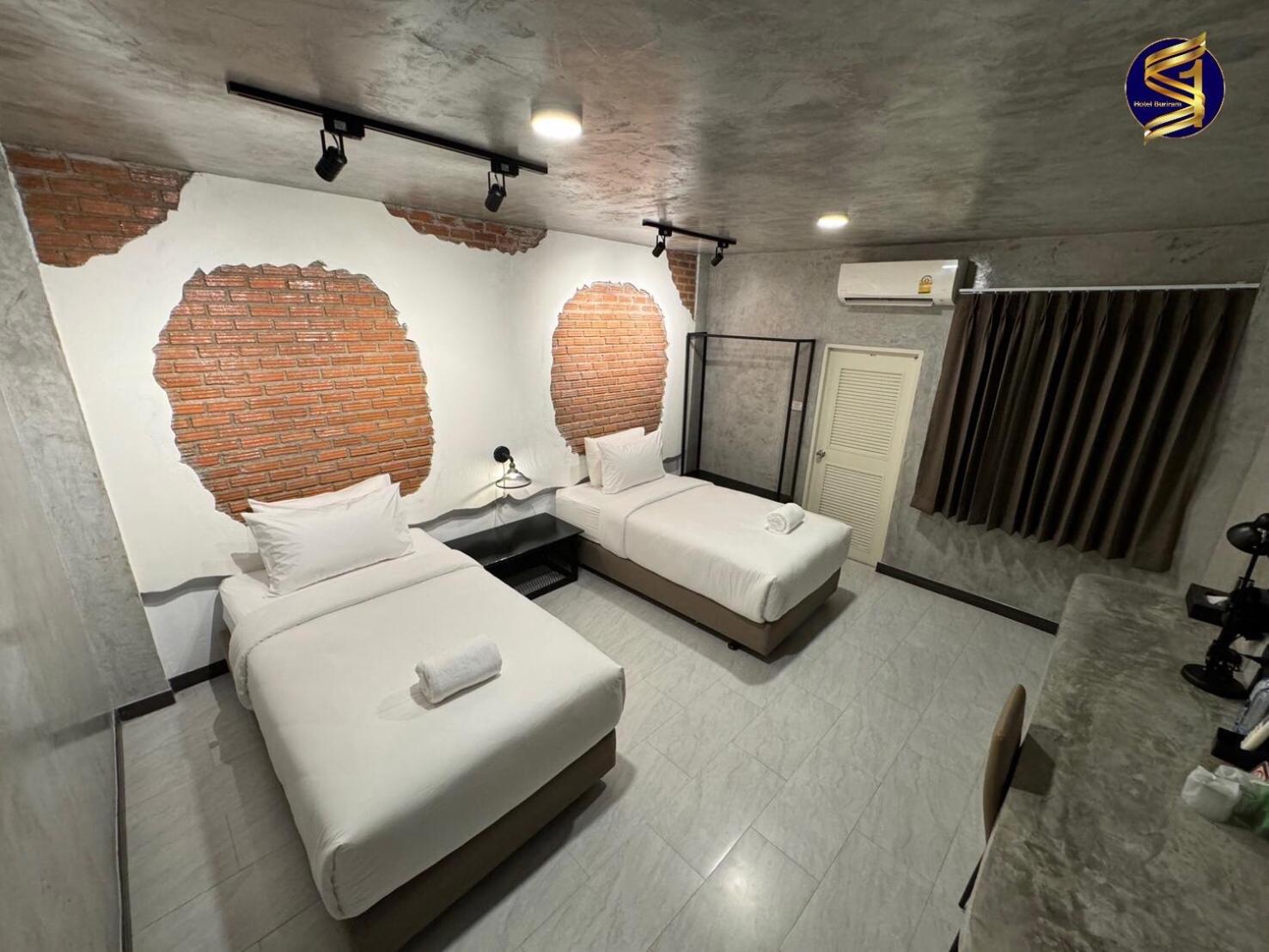 S1 City Hotel Бурирам Экстерьер фото