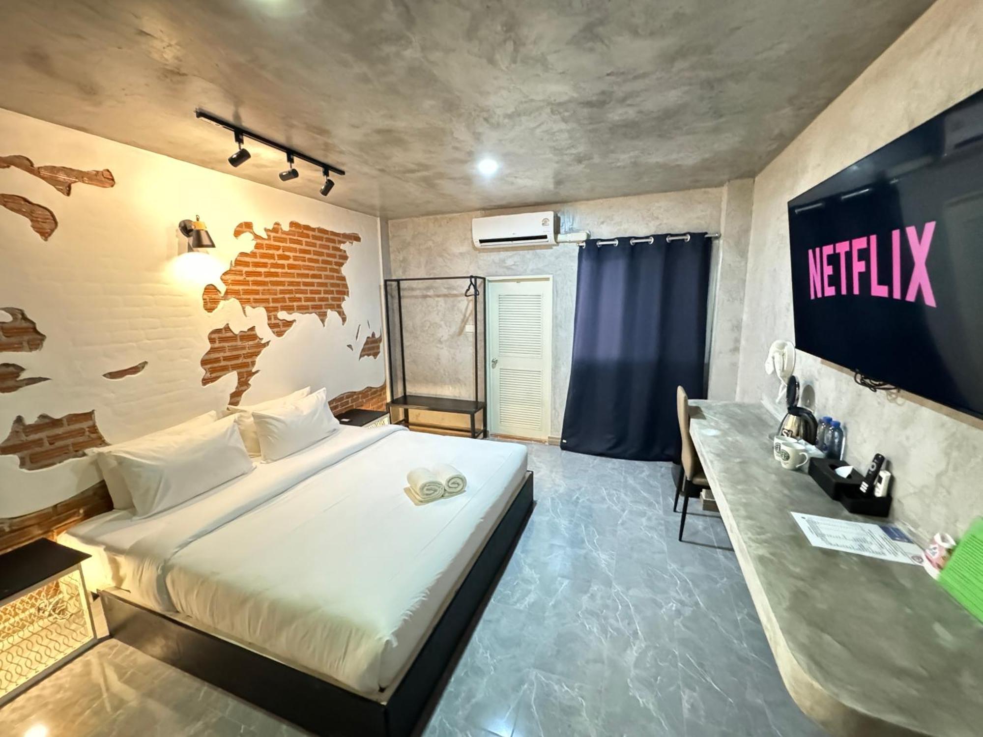S1 City Hotel Бурирам Экстерьер фото