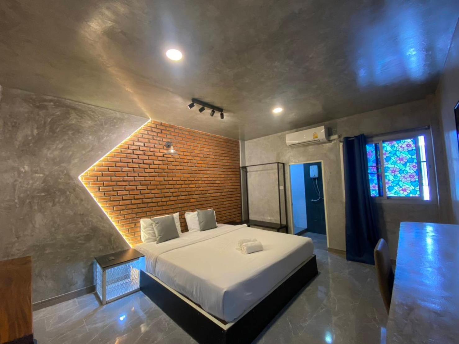 S1 City Hotel Бурирам Экстерьер фото