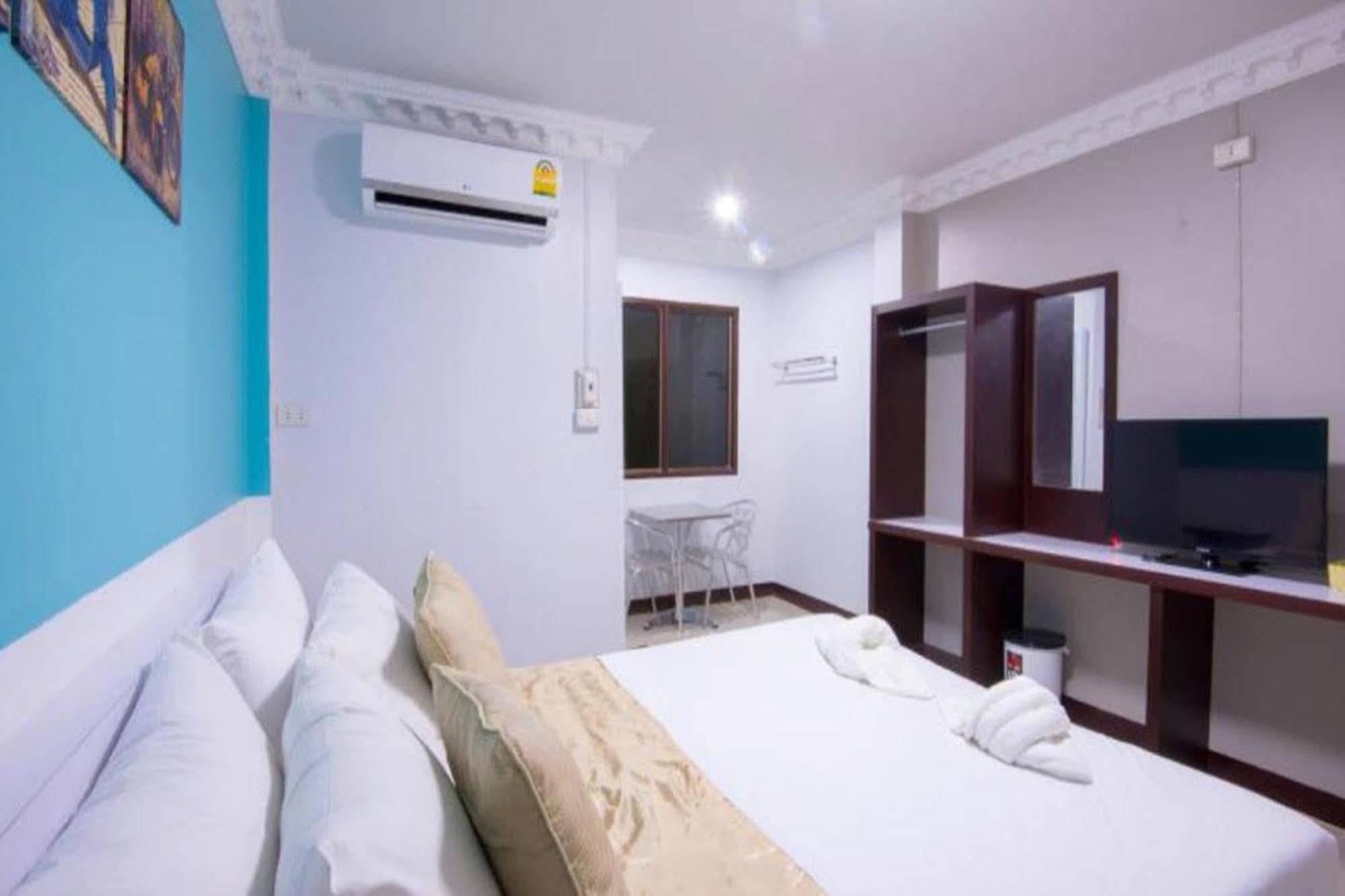 S1 City Hotel Бурирам Экстерьер фото