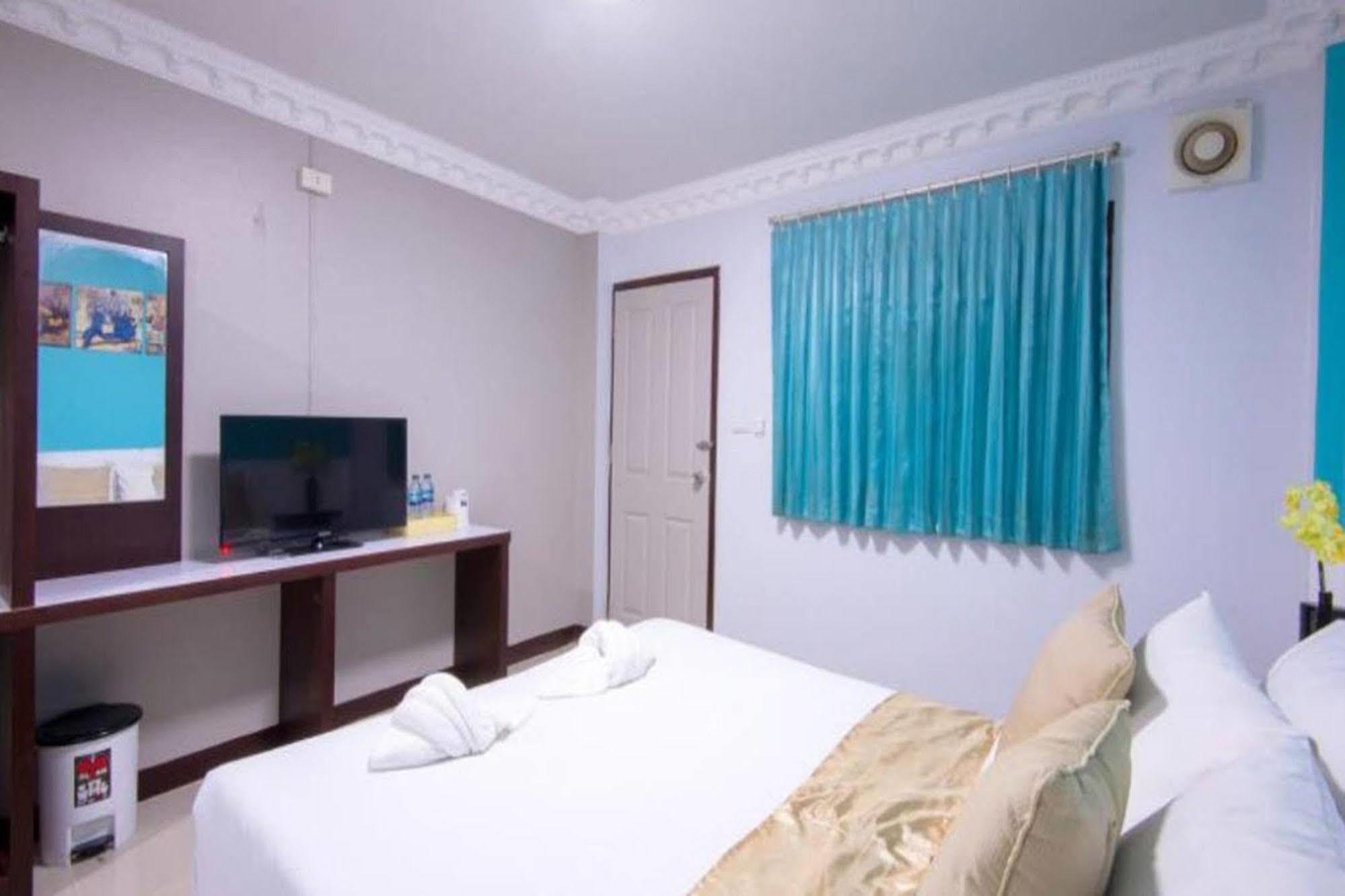 S1 City Hotel Бурирам Экстерьер фото