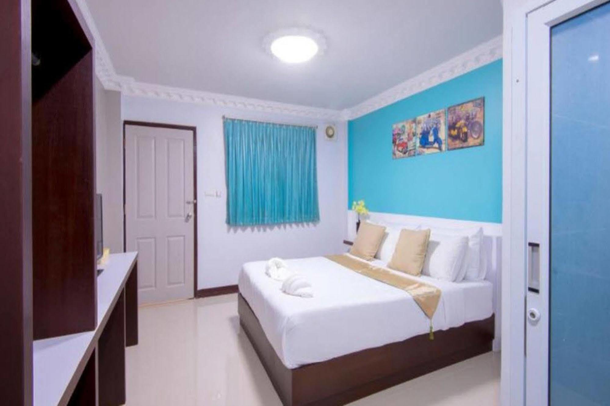 S1 City Hotel Бурирам Экстерьер фото
