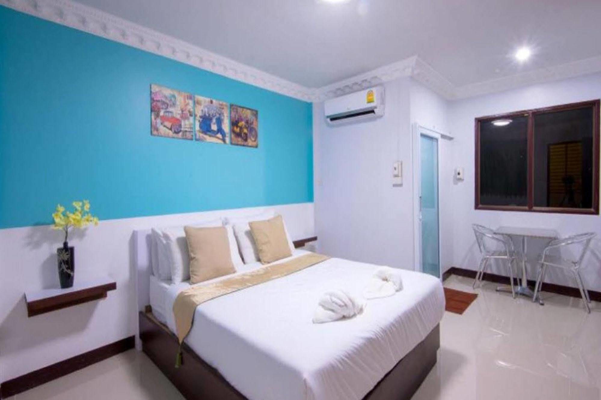 S1 City Hotel Бурирам Экстерьер фото